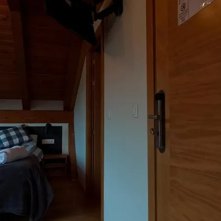 Congost Oda ve Kahvaltı 3*